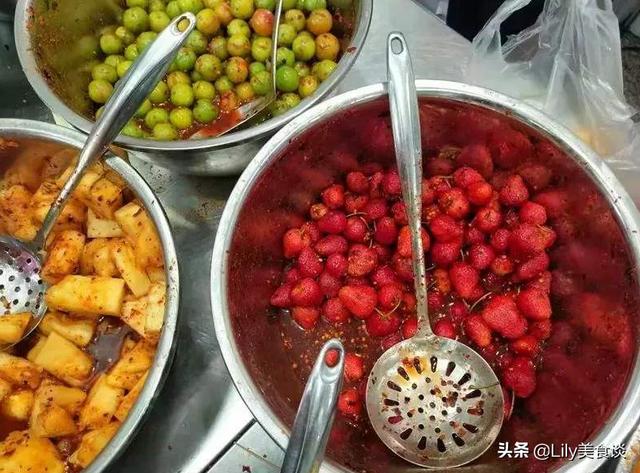 国内7种“尴尬”的小吃，本地人当“宝”，游客：不想再吃第二次