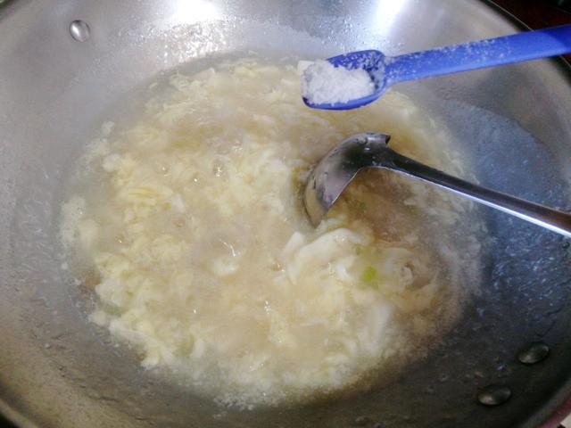 冬天就馋这碗羹，1块豆腐就搞定，鲜嫩爽滑，一碗下肚浑身暖