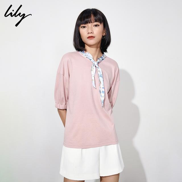 普拉达女王夏季的明媚与衬衫有关，各色小衫搭配出的风情也令人着迷