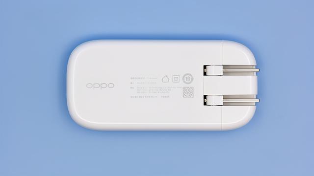 万物皆可闪充！双12开售，OPPO 50W超闪饼干充电器来了