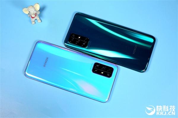 【环球网】首发麒麟820！荣耀30S开箱图赏：矩阵四摄亮眼