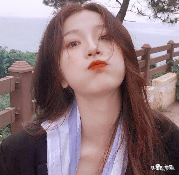 为什么95年的虞书欣一个素颜就老成这样|资讯早知道