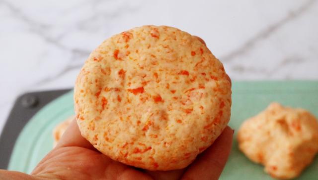 冬吃萝卜夏吃姜，早餐用它做成饼，好吃还营养