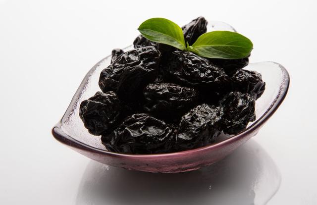 对女人最好的水果，每天吃一点，补血养气，排毒养颜，谁吃谁受益