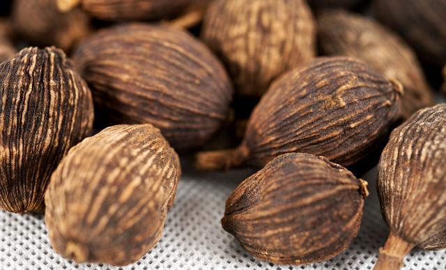 红烧肉，记住“2不放2窍门”，肉香十足、软糯入味，不柴不油腻