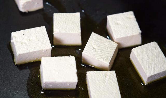 教你在家自制豆腐，不用卤水和内酯，纯绿色无添加，比买的还好吃