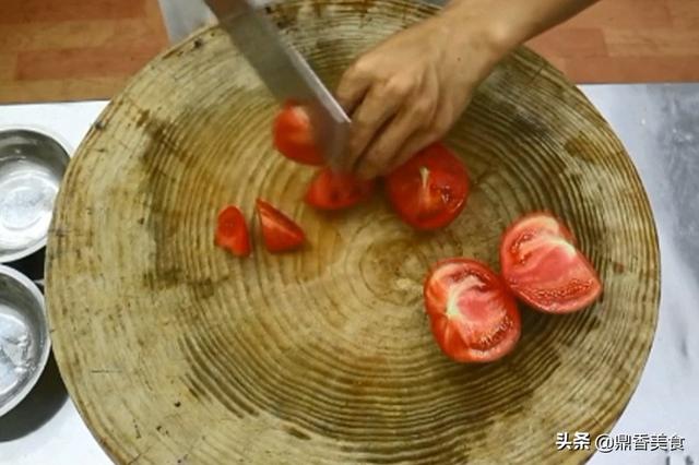 番茄炒蛋，什么时候炒蛋是关键，步骤对了，怎么炒都鲜美，无腥味