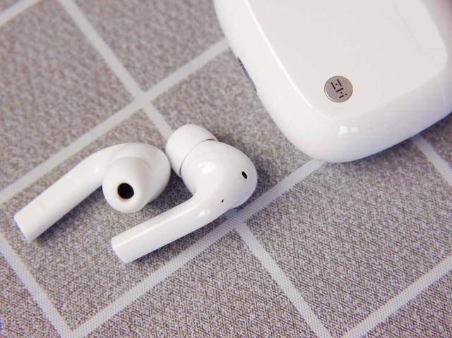 小米智米又来搅局，主动降噪蓝牙耳机被压到399，还带无线充电