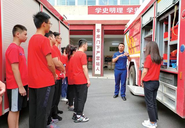 实践|湖科外院大学生暑期社会实践队走进赤壁消防救援大队