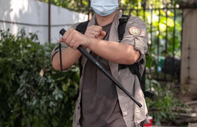 小米有品户外救命装备：航天材质，100+用法，能用于骨折固定