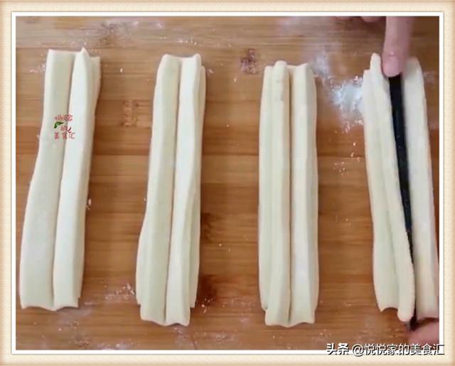 爱吃油条在家做，1碗面粉加1个鸡蛋，不放泡打粉照样个个酥脆