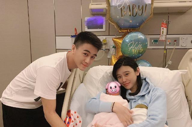 最时尚奚梦瑶产前穿搭机场如秀场，产后现身，好身材却不复以前？