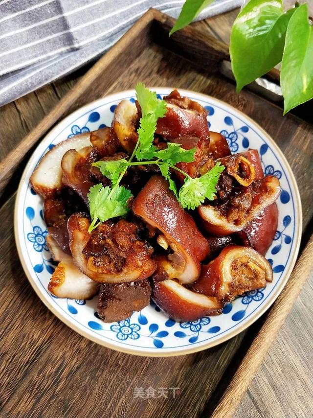 猪蹄这样做，软而不烂，肥而不腻！香糯可口，入口即化！家人超爱吃