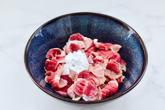 双椒爆鸡胗，脆爽有嚼劲，干香下饭味道好，烹饪简单家常菜