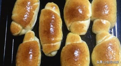 超级宝妈▲儿童开胃辅食做法推荐：早餐鸡蛋小饼、脆皮小炸蛋、奶香牛角包