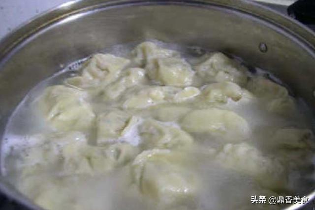 包饺子时，多加这2样，用上这"3招"，饺子饱满多汁，个个鲜香