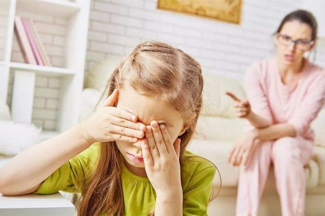老鹰捉小鸡|你越说孩子他就越不听话？问题出在“暴力沟通”，家长要懂得反思