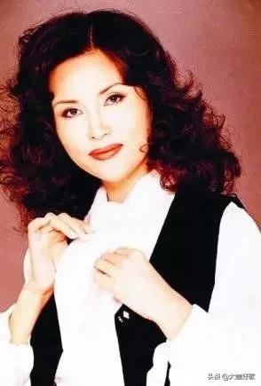 「fun娱乐」歌唱家芦秀梅在丈夫入狱后，出场费从5万降到2千，55岁患癌身亡！