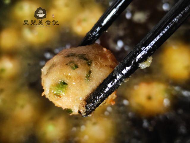 冬天，炸一份丸子，煮一锅汤，比炒菜简单，鲜香美味，暖和过冬