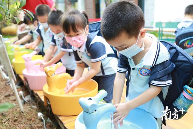 你的育儿经|“你们安好，我便心安！”开学第一天，罗湖区教工幼儿园暖爆啦