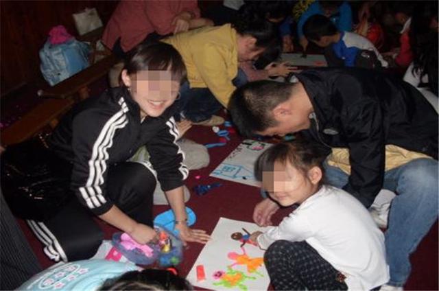 心理观察家■“作业是做完，爸爸却没了”，孩子亲子作业完成，一家四口变三口