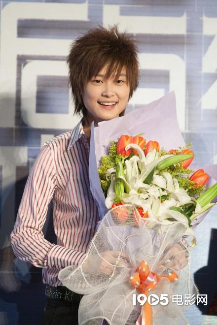 【影视交流地】重温青葱岁月！李宇春15年前珍贵帅气照片曝光