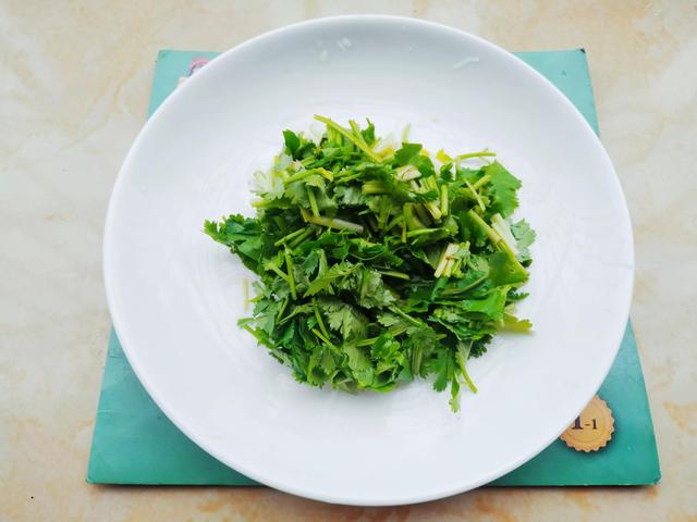 老妈做了六十多年的开胃刮油菜，成本不到2块钱，吃过的都说好