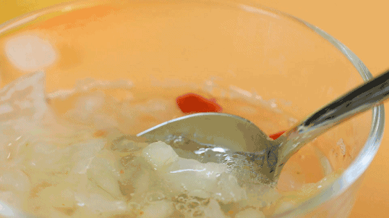 简单易学！壹粉教你6步做雪梨枸杞粥，清心润肺又好喝