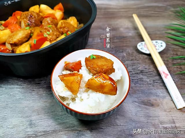 胡萝卜山药烧丸子，烧一烧上桌，咸鲜味美又下饭