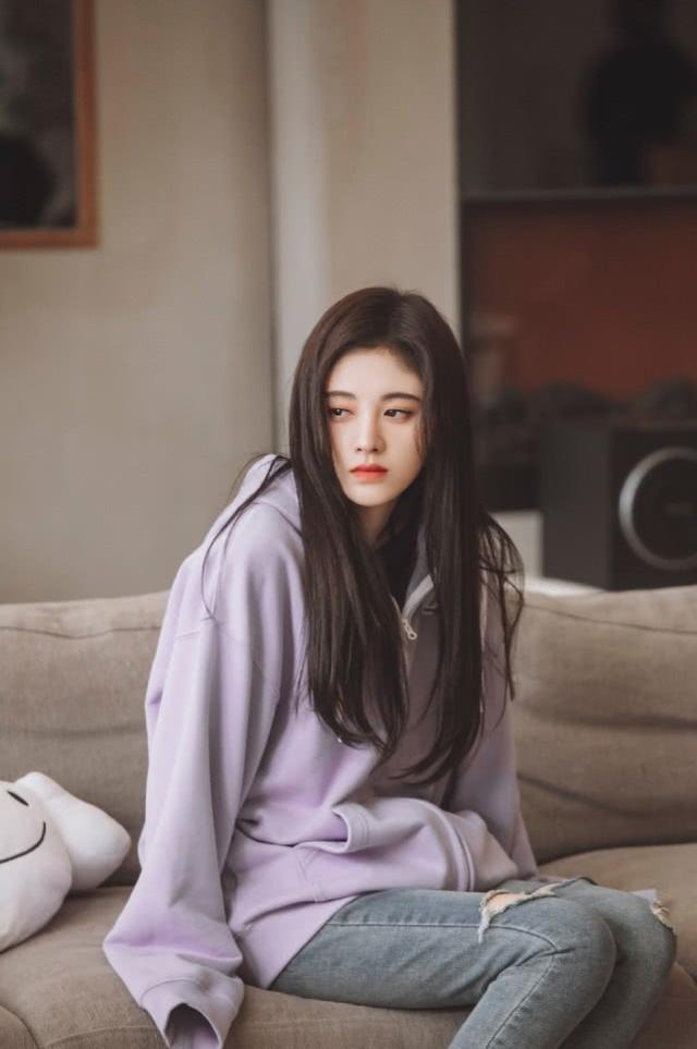 [天天观娱乐]鞠婧祎地位不保！日媒移情别恋，“四千年美女”称号易主