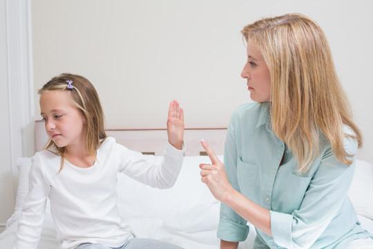 「你的育儿经」孩子每天泪奔感到受挫，动不动就哭着放弃，父母应对小妙招