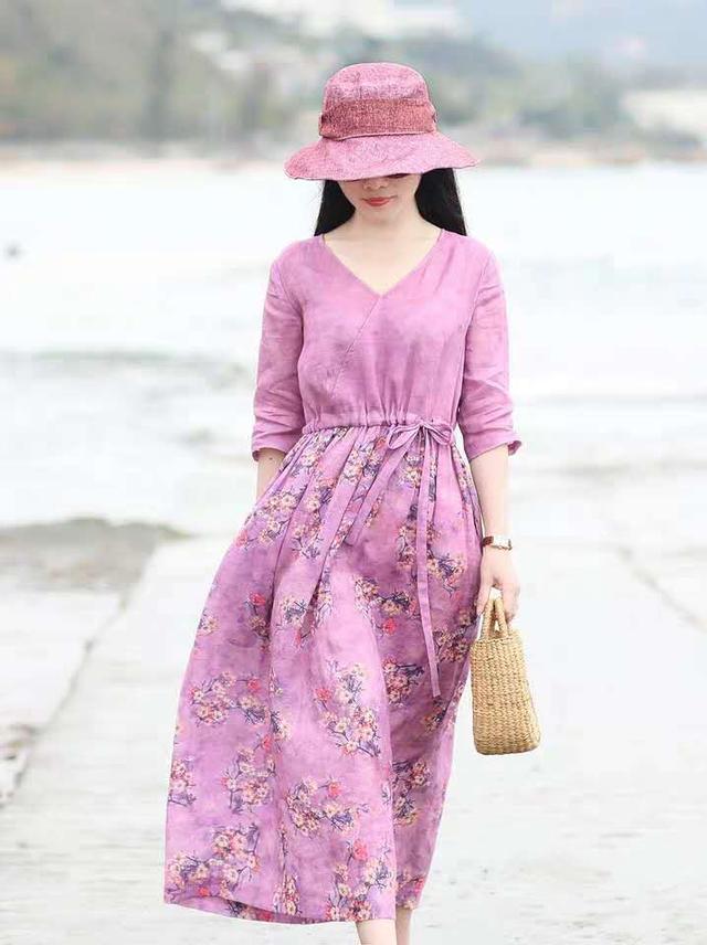 服装搭配 30的女人 出行穿麻系连衣裙,好看有气质