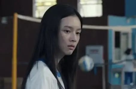 陌颜幽梦@15岁女孩任凭殴打，不还手：如果你有孩子，别把她养得太乖！