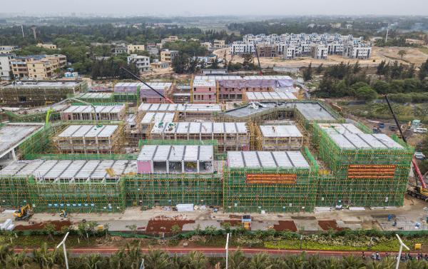 海口江东新区1.5级企业港项目封顶