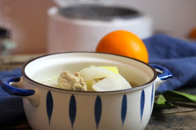 炖排骨，汤汁寡淡肉质柴？教你正确做法，排骨不腥不柴，汤汁奶白