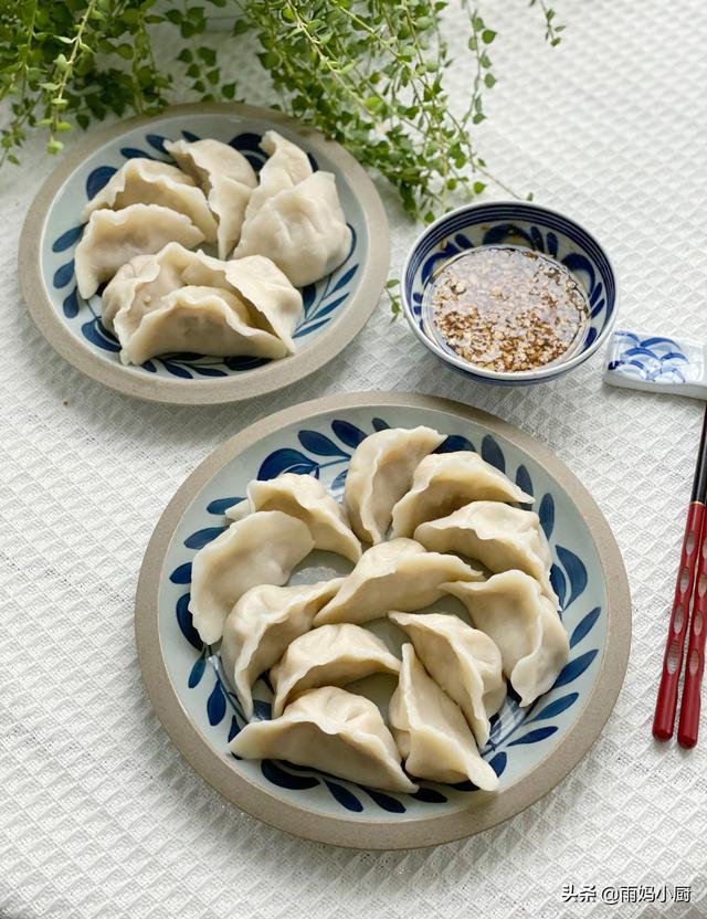 白菜包饺子要不要焯水？传统老做法告诉你这样做，鲜嫩多汁营养高