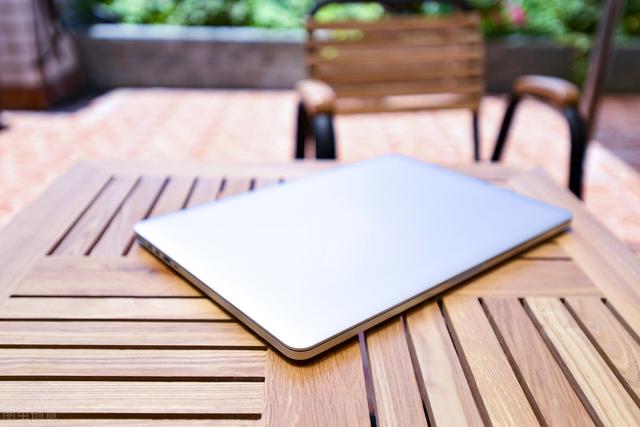 电脑平时是插电好还是关机好？关机对CPU是不是有损害？