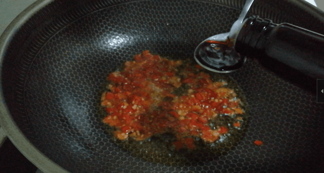 金针菇简单吃法，搭配一种酱料，秒变美味下饭菜