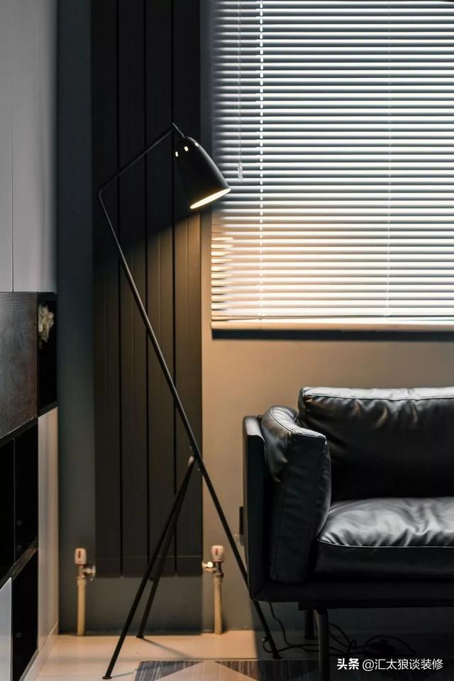 47㎡小户型，客餐厨卫样样全，还有俩卧室和衣帽间，这设计我服