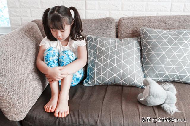 超级宝妈：心理医生：别再让孩子穿别人的旧衣服，原因发人深思