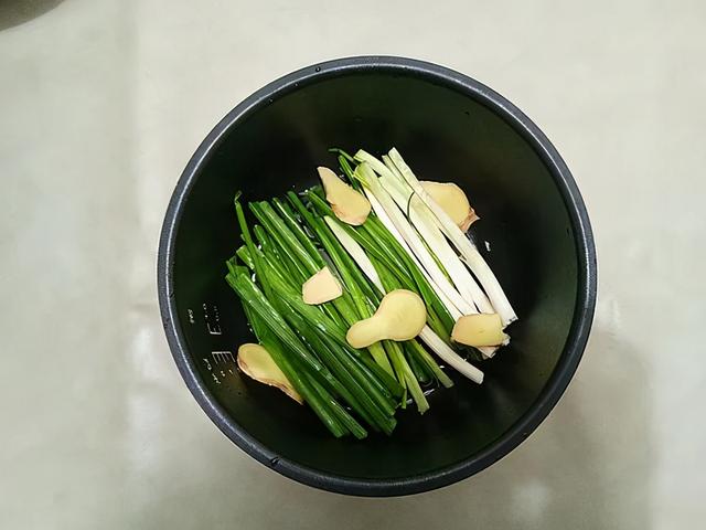 最适合冬天吃的3道懒人美味，丢进电饭煲一键搞定，好吃又省心