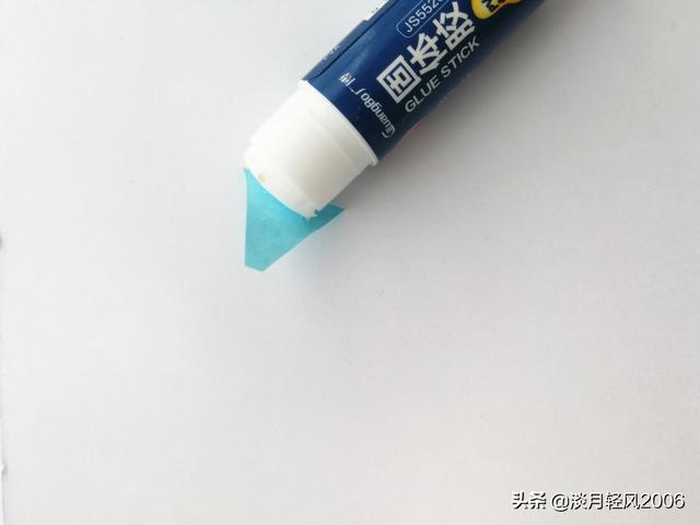 超级宝妈▲幼儿园简单小手工，用卡纸粘贴小鸟的教程，可以当手工作业