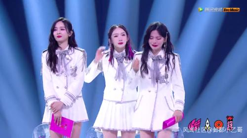 观察者网|火箭少女101解散，杨超越崩溃式告别乐坏网友