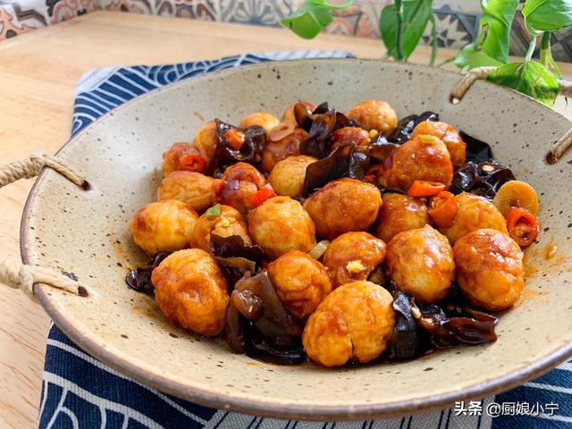 饭店38一份虎皮鹌鹑蛋，教你在家做，成本5块钱，比卖的还好吃