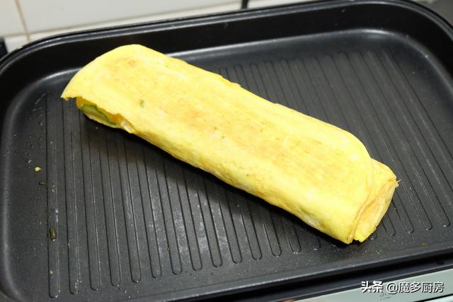 8个鸡蛋做了一盘菜，上桌就被抢，做法简单营养美味，和黄瓜最搭