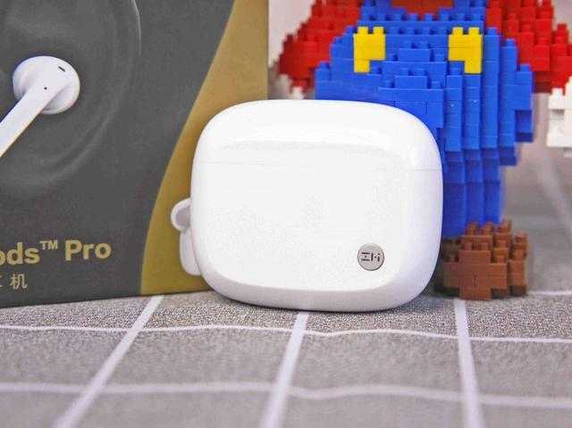 小米智米又来搅局，主动降噪蓝牙耳机被压到399，还带无线充电