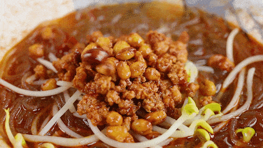 3分钟就能学会，欲罢不能的酸辣粉，秒杀街边小吃店