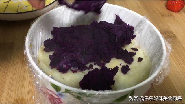 圣诞节，用南瓜、草莓等7种食材做“圣诞蛋糕”，好看好吃真开心