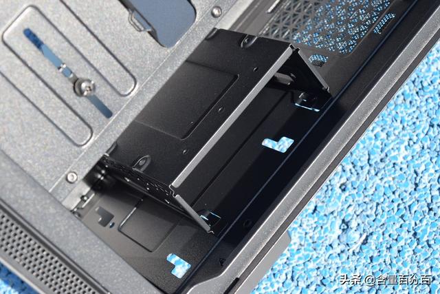 把万元硬件装进百元机箱？九州风神魔方110磁吸电脑机箱装机