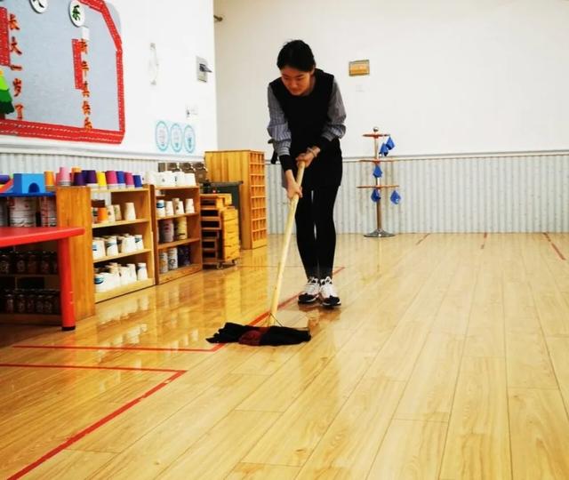 #你的育儿经#严格防控 筑牢病毒隔断屏障—县同和幼儿园全力做好疫情防控开学前消毒工作